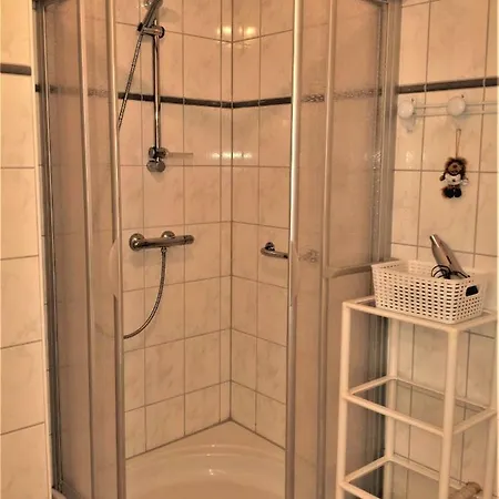 Lejlighed Eine Schoene 3-zimmer-wohnung Mit Ostsee-zugang! Juliusruh