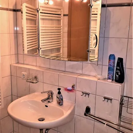 Eine Schoene 3-zimmer-wohnung Mit Ostsee-zugang! Juliusruh