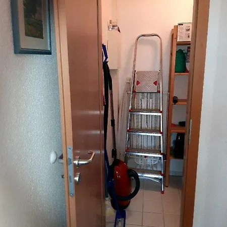 Eine Schöne 3-zimmer-wohnung Mit Ostsee-zugang! Juliusruh