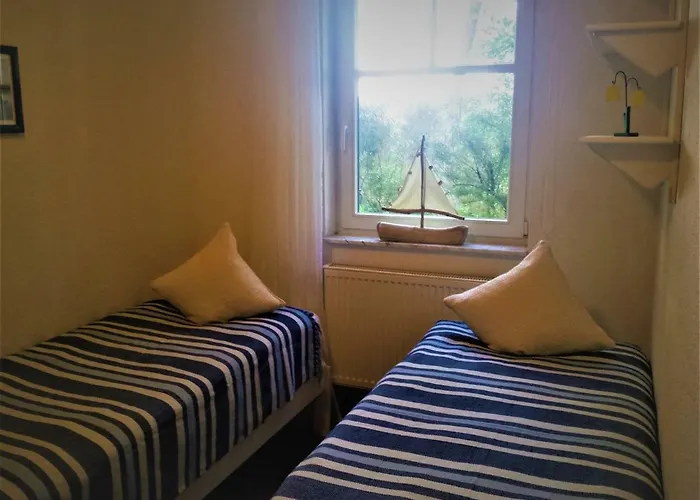 Eine Schoene 3-zimmer-wohnung Mit Ostsee-zugang! * Juliusruh